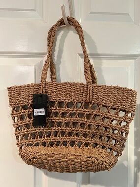 Natural fiber beach spring tote